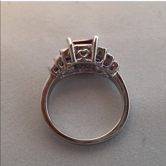 Pretty purple amethyst ring. Sizes 7&8 available - Picture 4 of 4